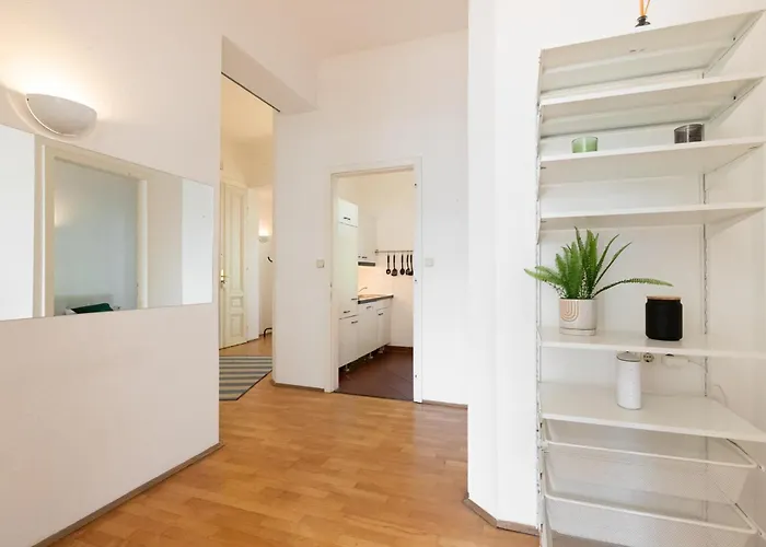 Urban Living - 18th District 3*