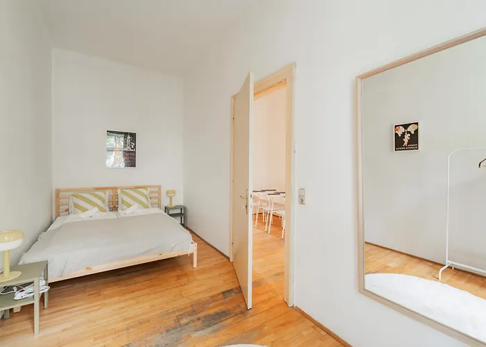 Urban Living - 18th District 3*