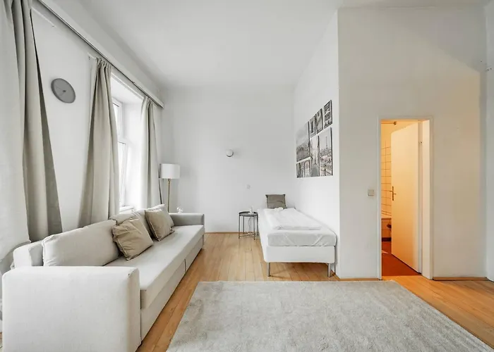 Urban Living - 18th District 3*