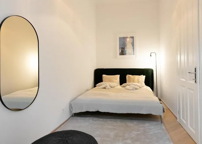 Urban Living - 18th District Hotel apartamentowy 3*